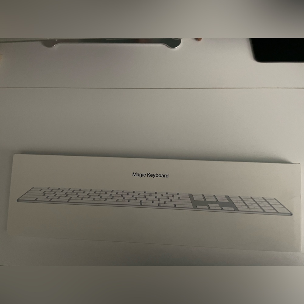 Apple Magic Keyboard with Numeric Keypad - Picture 2 of 4